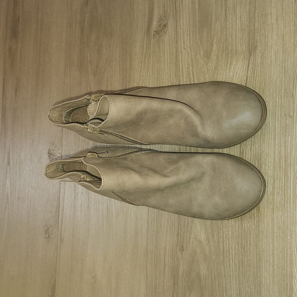Women Taupe Booties